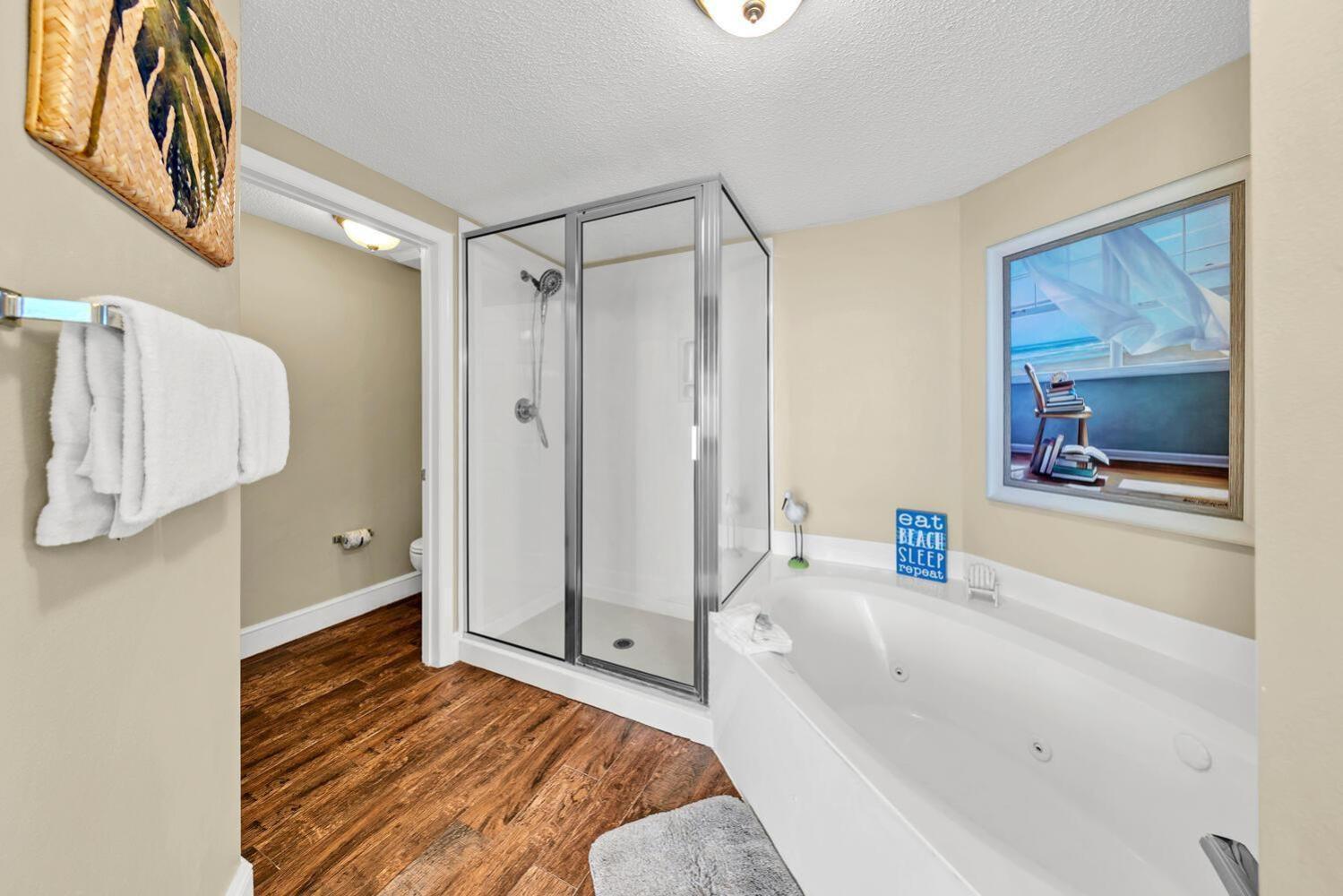 Majestic Towers 1-1803 Apartment *