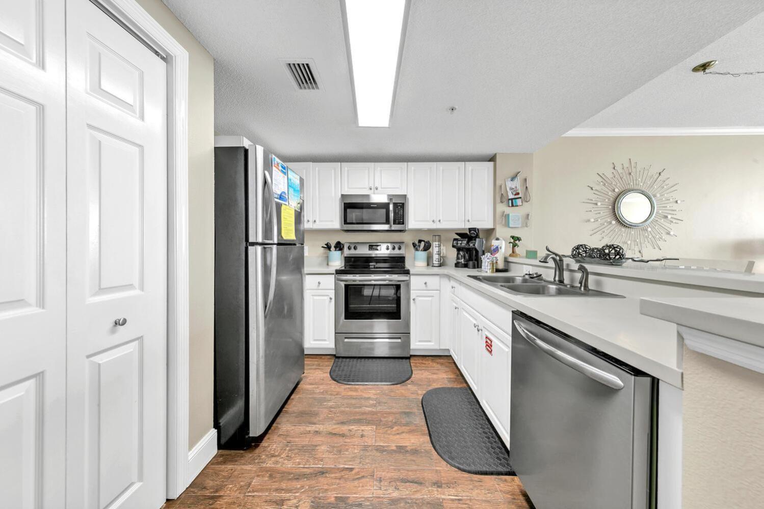 Apartment Majestic Towers 1-1803